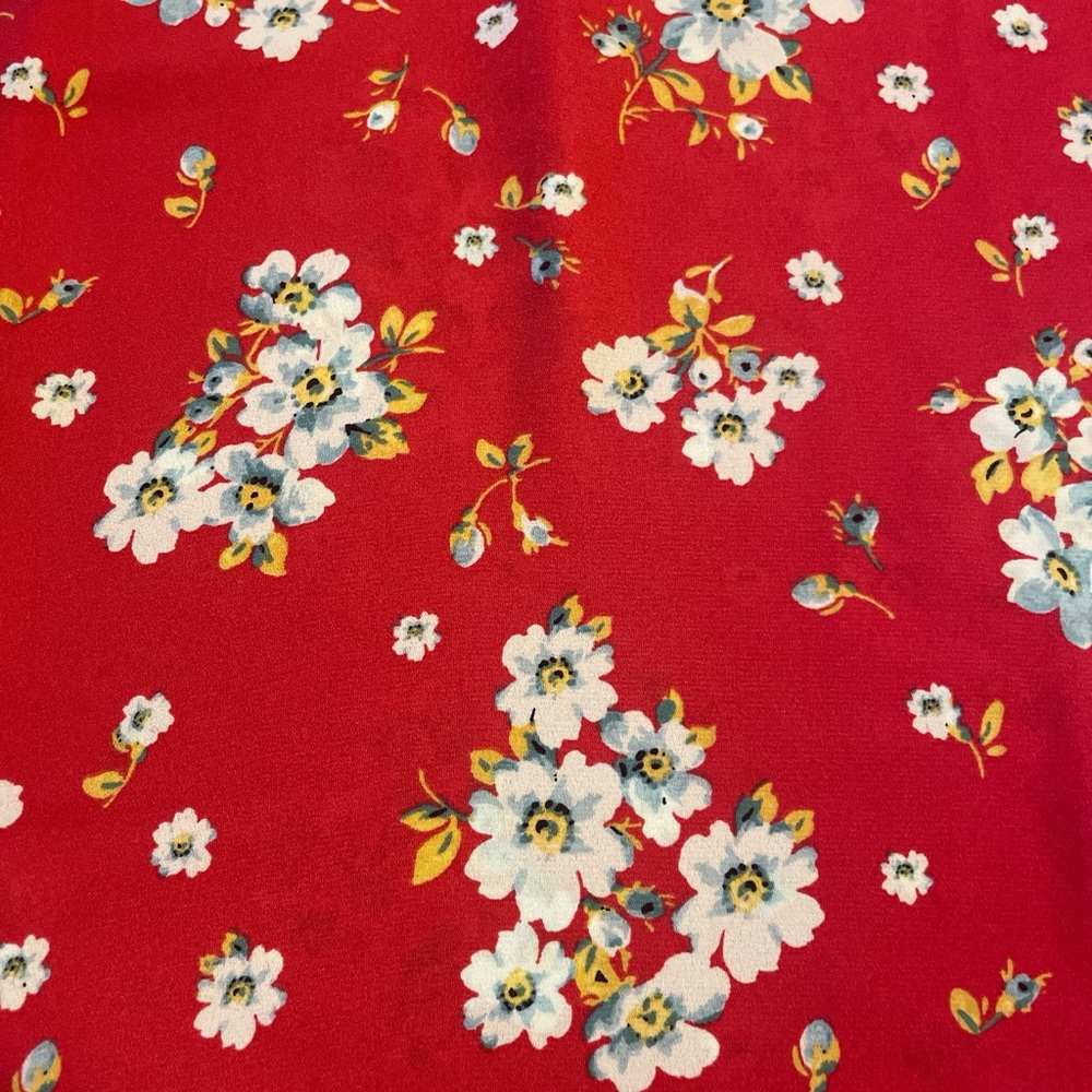 Loft Petite Floral Red women’s Top - Picture 2 of 4